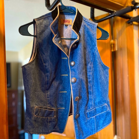 WESTERN VEST - Picture 1 of 3